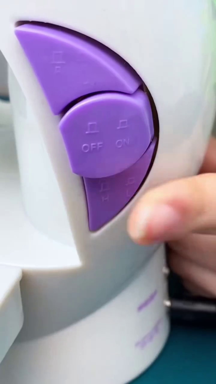 Portable Mini Sewing Machine with Foot Pedal – Compact and Lightweight