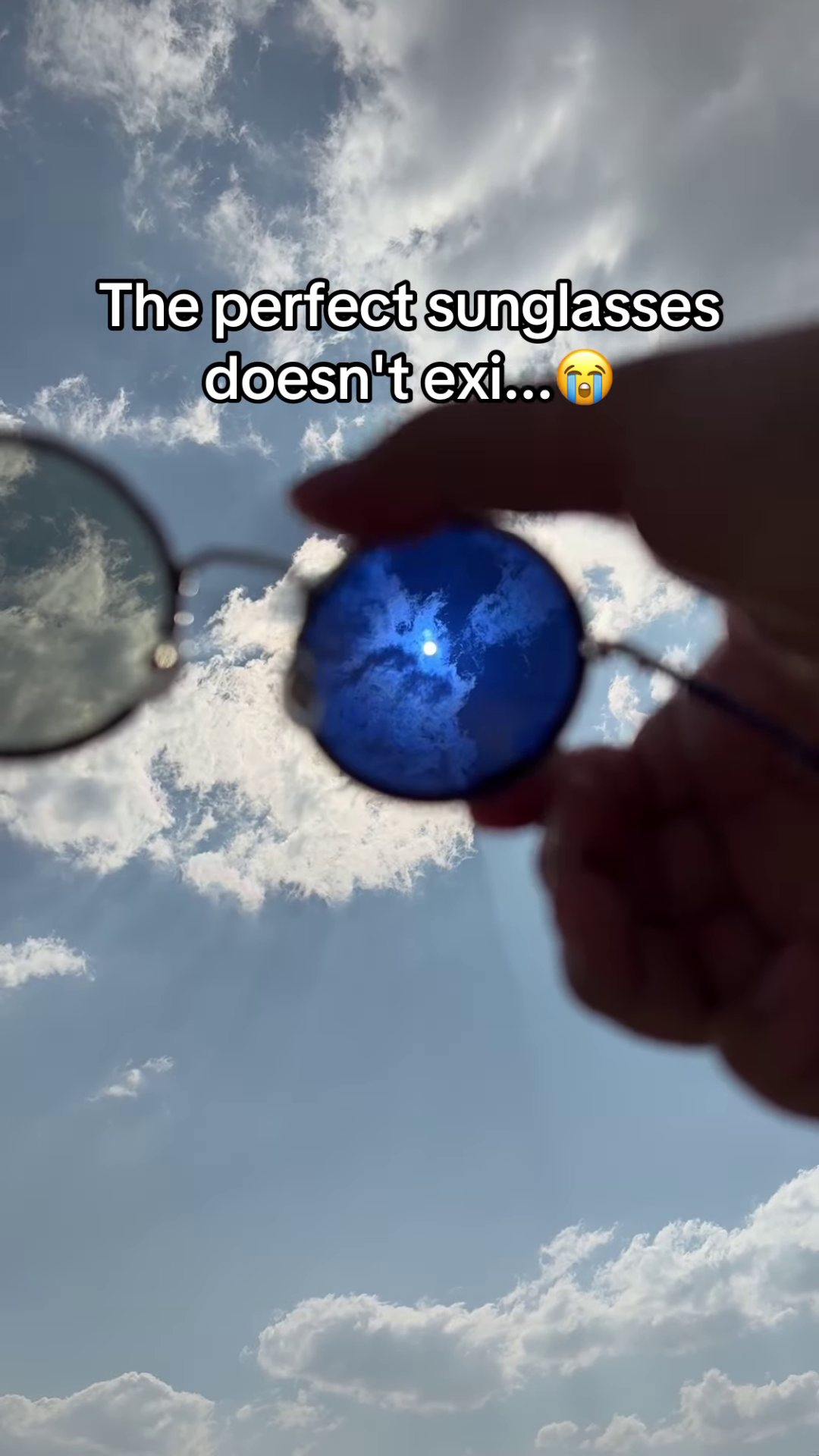 Lightweight Round Sunglasses with Reflective Blue Lenses and Minimalist Frame