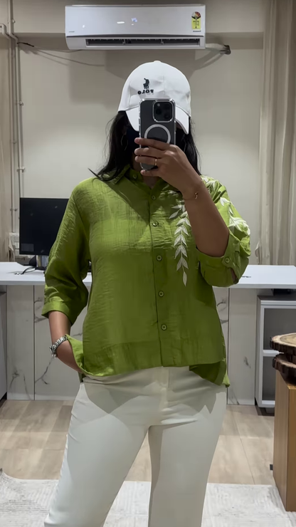 Lightweight Textured Button-Down Shirt with Three-Quarter Sleeves