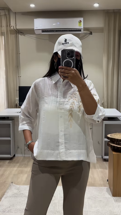 Lightweight Textured Button-Down Shirt with Three-Quarter Sleeves