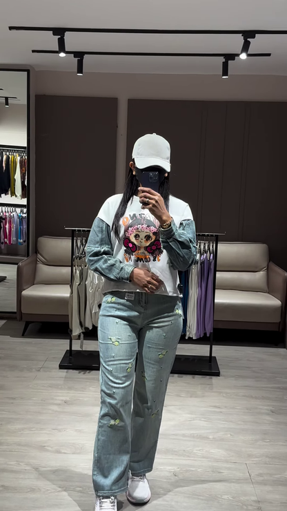 Casual Graphic Sweatshirt with Denim Sleeves and Embroidered Jeans Outfit