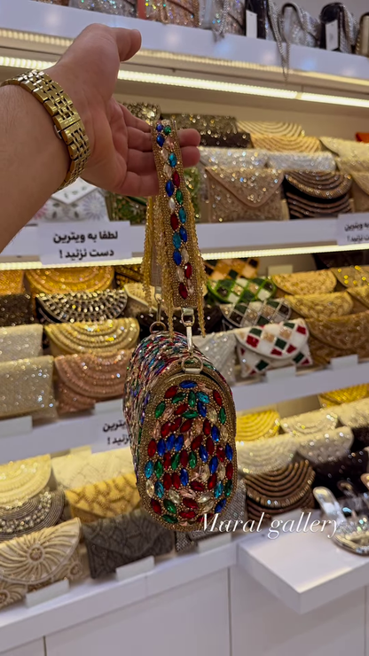 Dazzling Embellished Clutch Bag with Chain Strap for Evening Occasions