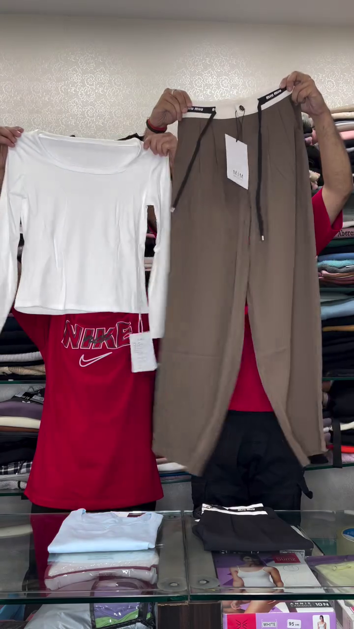 Women’s Lightweight Long-Sleeved Top and Comfortable Drawstring Pants Set