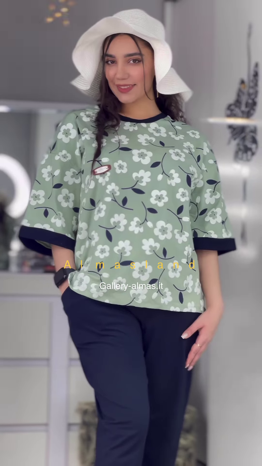 Floral Print Short-Sleeved Pajama Top with Solid Color Pants