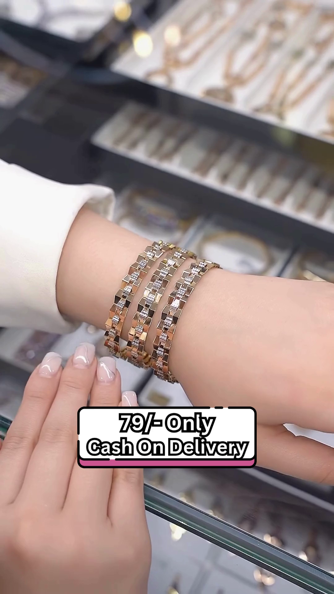 Luxurious Gold-Toned Pave Link Bracelet with Geometric Design