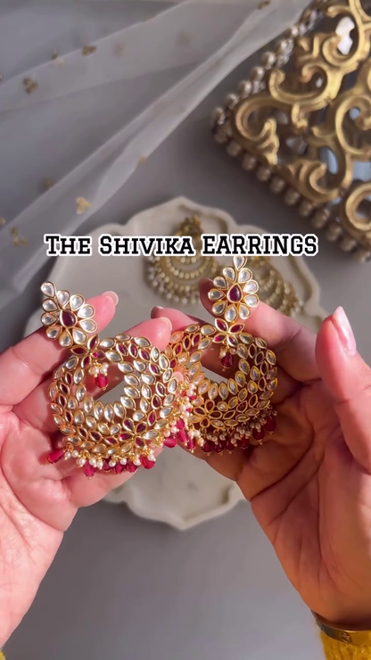 Exquisite Kundan Earrings and Tikka Set