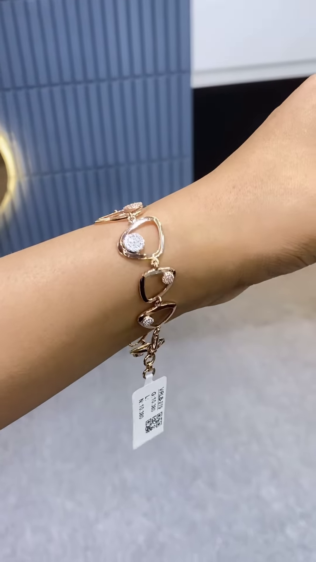 Modern Rose Gold-Toned Bracelet with Geometric Links and Pavé Embellishments